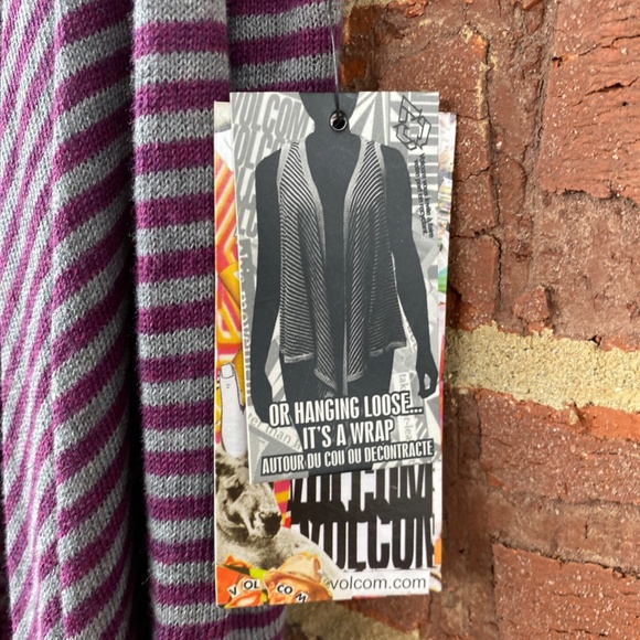 Volcom Surfing Skating Striped Sweater Vest Wrap Around Neck/Hang It Loose NWT M - Picture 4 of 11